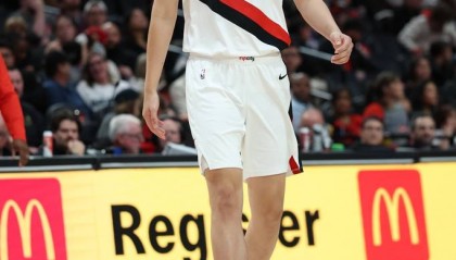 杨瀚森季前赛收官再吃6犯 开季前一盆冷水并非坏事？