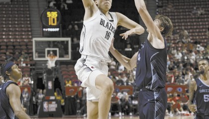 连续两场发挥出色,美媒:杨瀚森堪称“下一个约基奇”