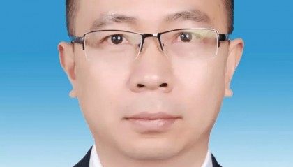 官方通报：作为“一把手”，他安排单位买500斤散装白酒存于办公楼，用于日常接待