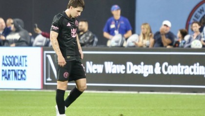 邓弗里斯被换下后的不满与齐沃的回应：愤怒是球员的动力源泉