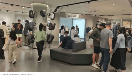 实探北京上海始祖鸟门店，店员称门店生意未受“烟花秀”影响