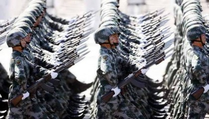 93阅兵释放密集信号，日本先破防，美高层要退场？中方底牌不再藏