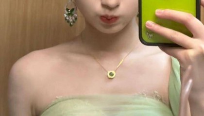 柜员称黄杨钿甜款耳环可定制,黄杨钿甜爸爸公司多次变更主营方向