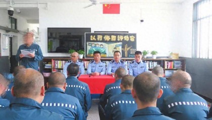 男子在上海监狱服刑11年,出狱前才得知两位家人已病逝...极大生活困境,他深深担忧→