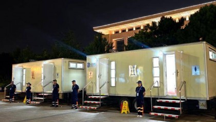 纪念大会上数万军民如厕问题如何解决？幕后保障揭秘——