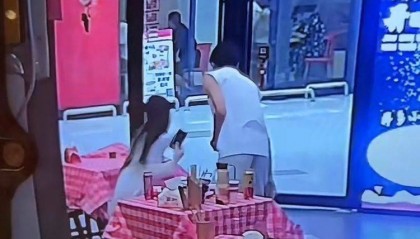 浙江一对男女吃饭没买单飞奔而去，店主曝光监控后仍未收到饭钱，老板：跑得比兔子还快