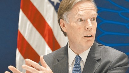 离任了才敢说真话,美前驻华大使:特朗普低估中国,做错了一件事