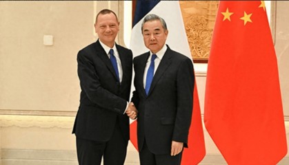 马克龙心腹来华，见了王毅外长，法方决心已下，加入稀土“混战”