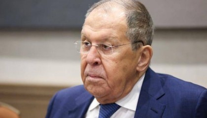 俄罗斯外长：严重关切