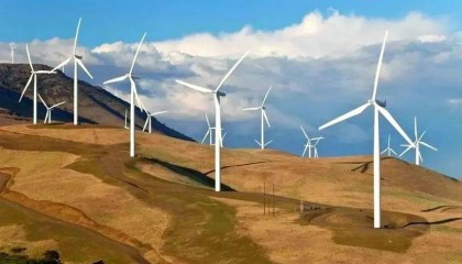 中方言出必行，直接切断了美国的三条赚钱渠道，特朗普不敢再狂了，只能反复强调1句话