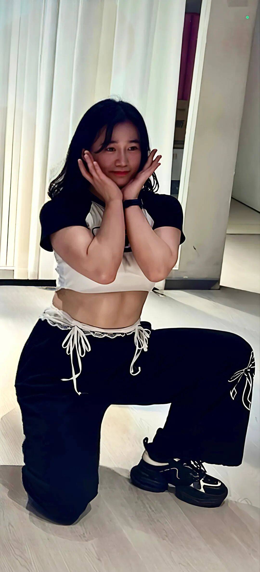 “旋转跳跃,我闭着眼”,下班后选择狂舞的年轻职场人